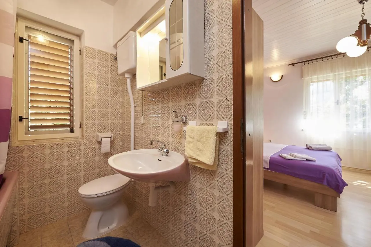 *** Pensjonat Apartments And Rooms With Parking Space Trogir - 13102 Chorwacja